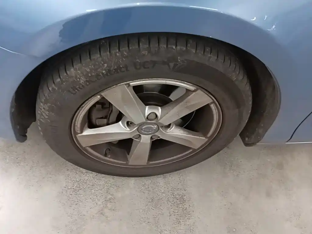 Фото 23 - Volvo V40