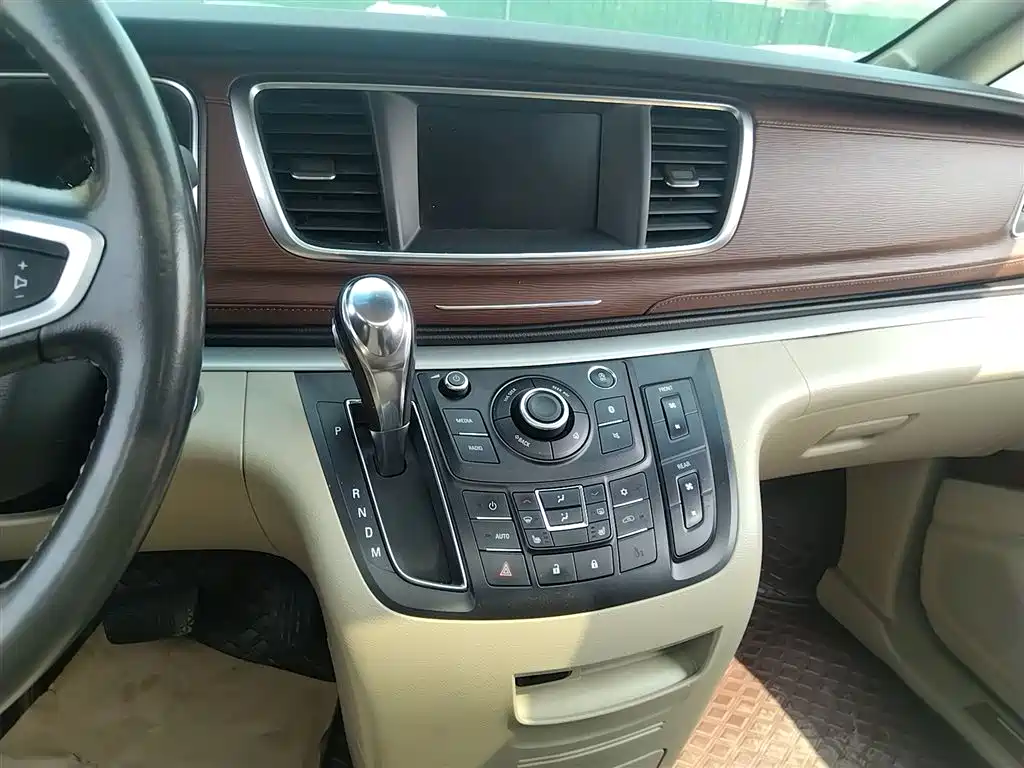 Buick GL8 2017 25S Premium Model China V фото 9