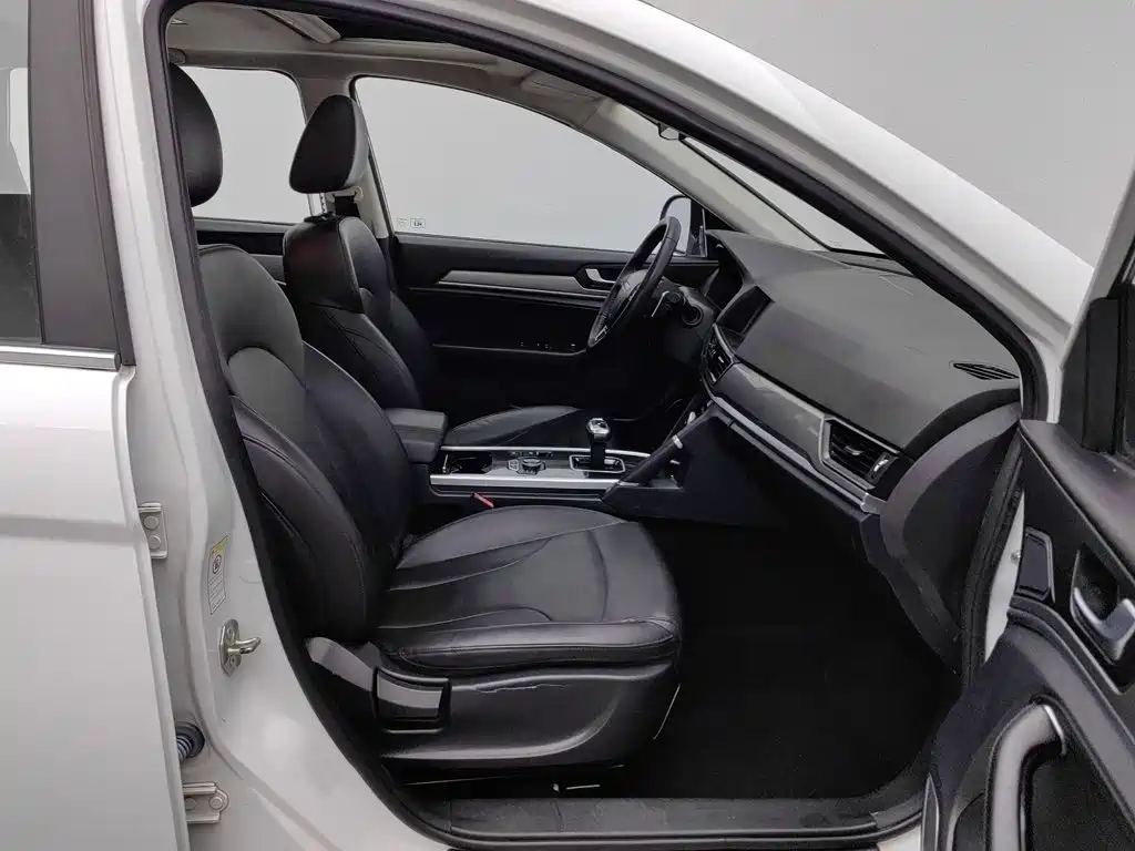 Photo 23 - Haval H6