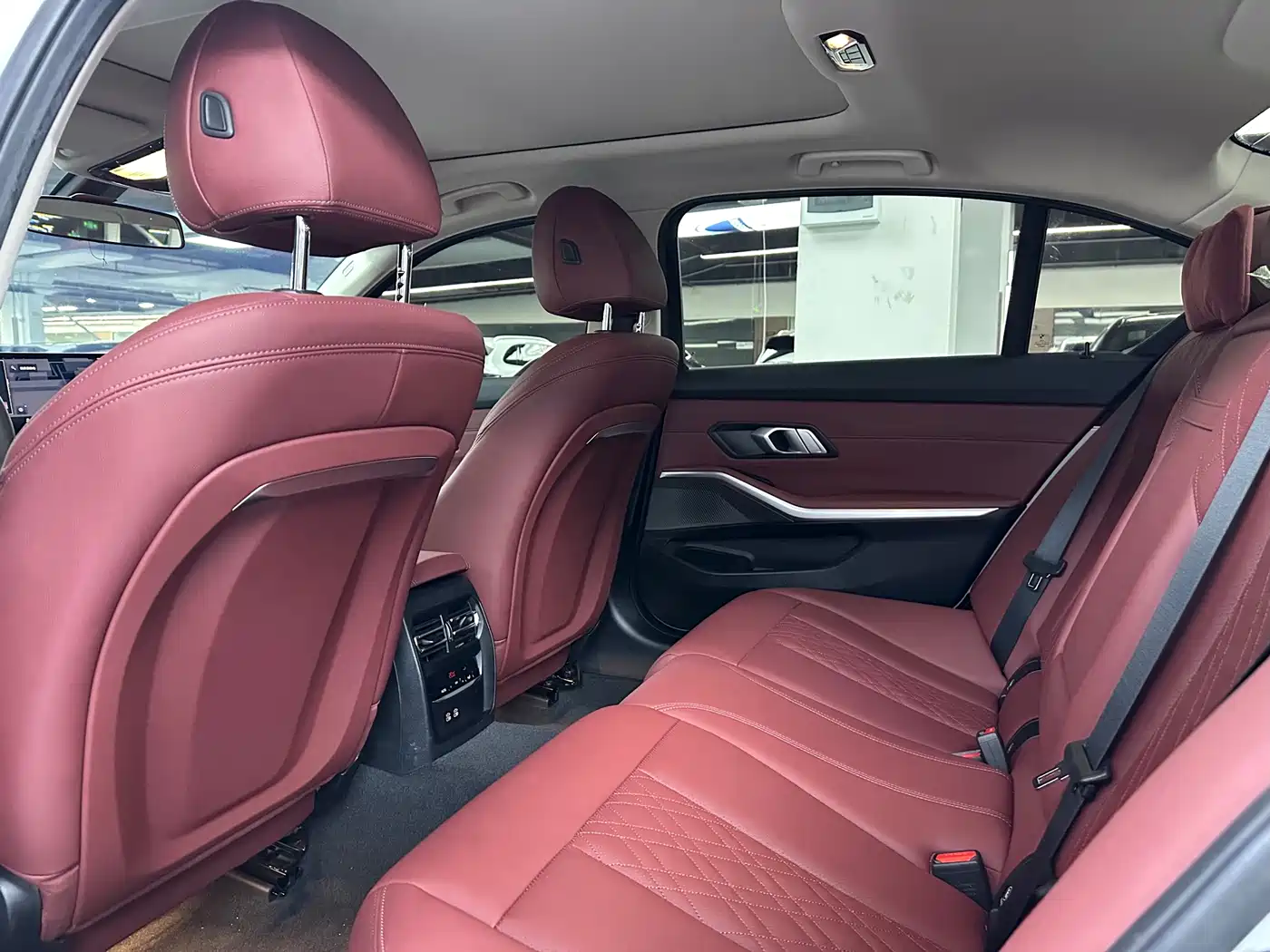 BMW 3 Series 2024 320Li M Sport Package фото 11