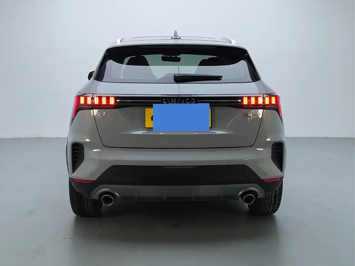 Lynk & Co 06 EM-P 2022 PHEV 84KM Range Pro фото 8