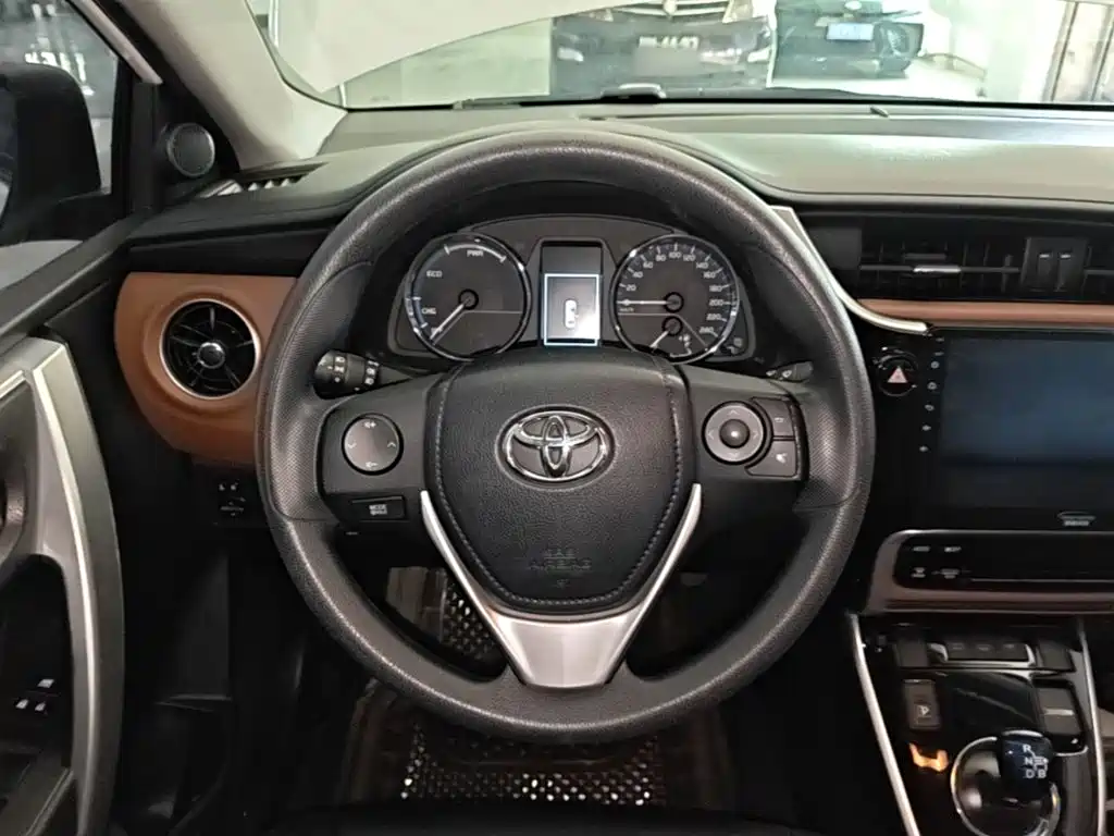 Toyota Corolla Twin Engine E+ 2020 2019 1.8L E-CVT Pioneer Edition