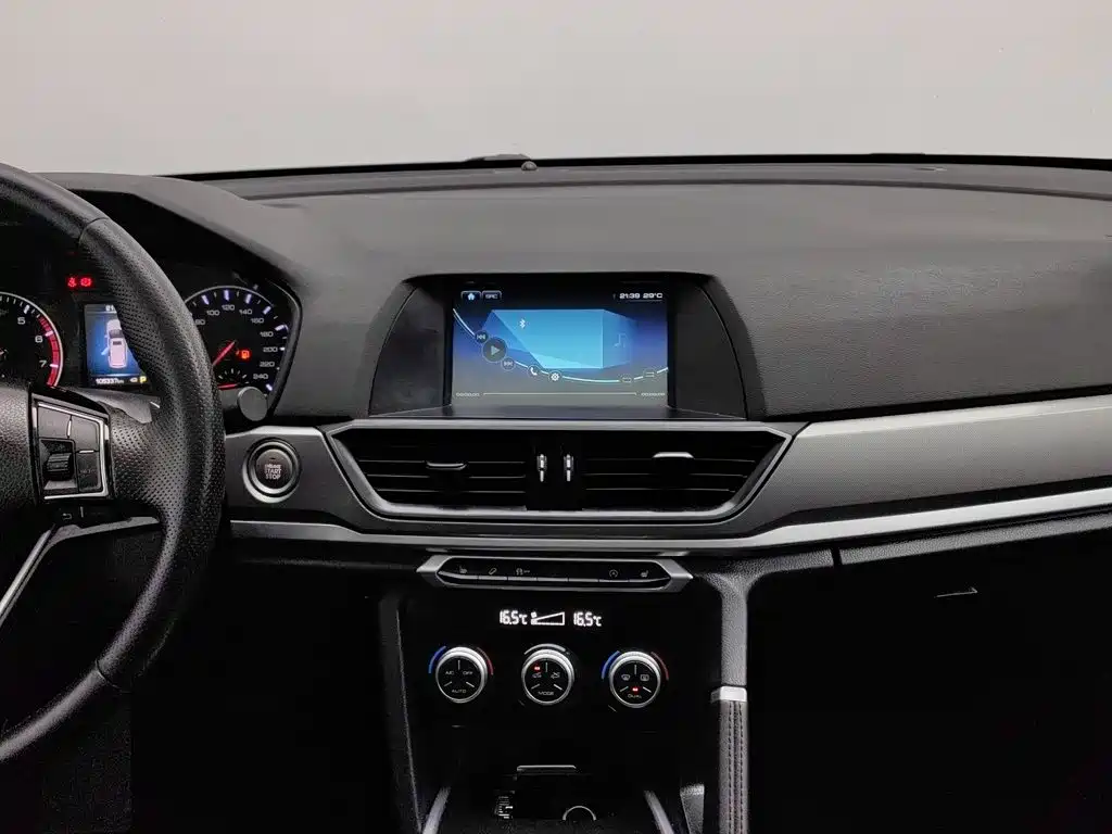 Photo 12 - Haval H6