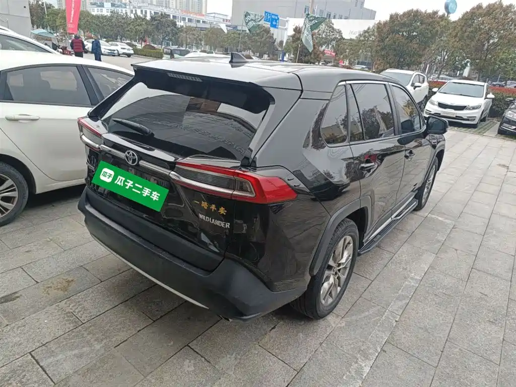 Toyota Wildlander 2022 2.0L CVT FWD Luxury Edition фото 5