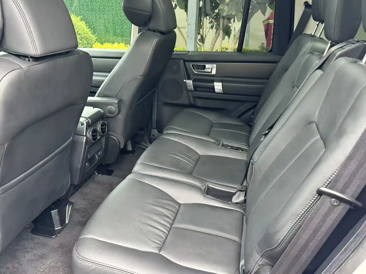 Land Rover Discovery 2013 3.0 SDV6 Black Premium Limited Edition фото 6