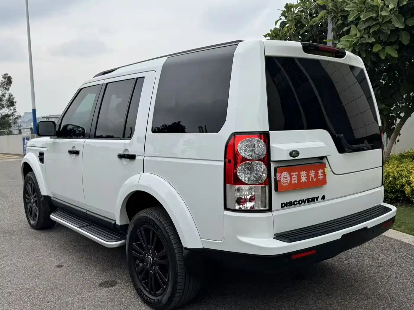 Land Rover Discovery 2013 3.0 SDV6 Black Premium Limited Edition фото 8