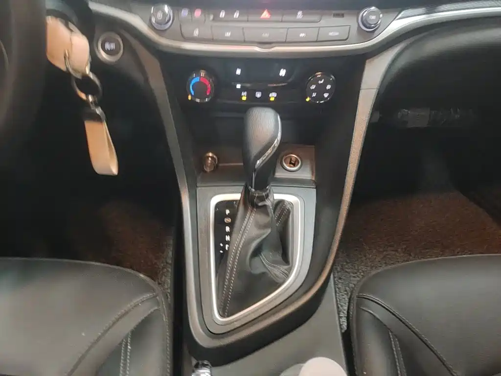 Фото 14 - Buick Excelle