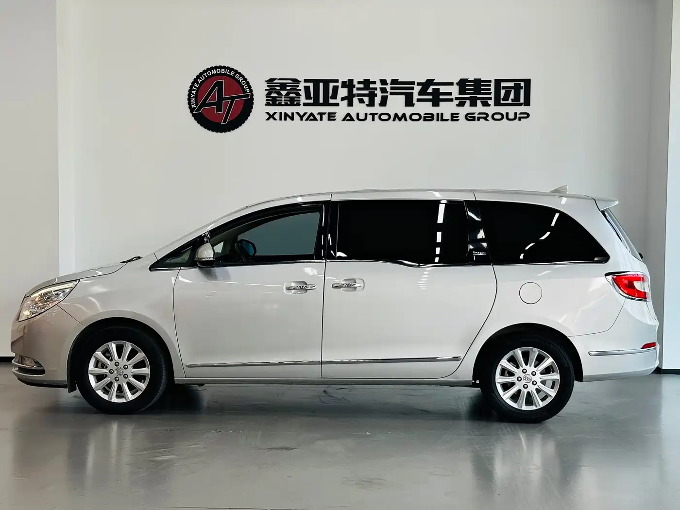 Buick GL8 2011 2011 3.0L XT Luxury Business Flagship