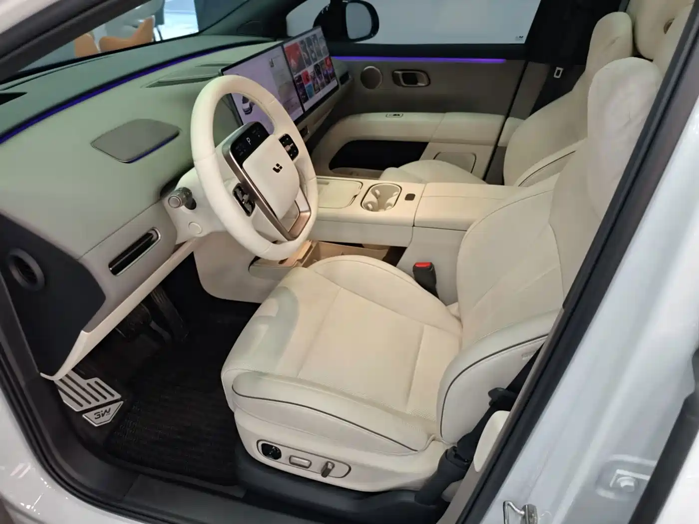 Li Auto i6 2026 2025 2WD Base Model