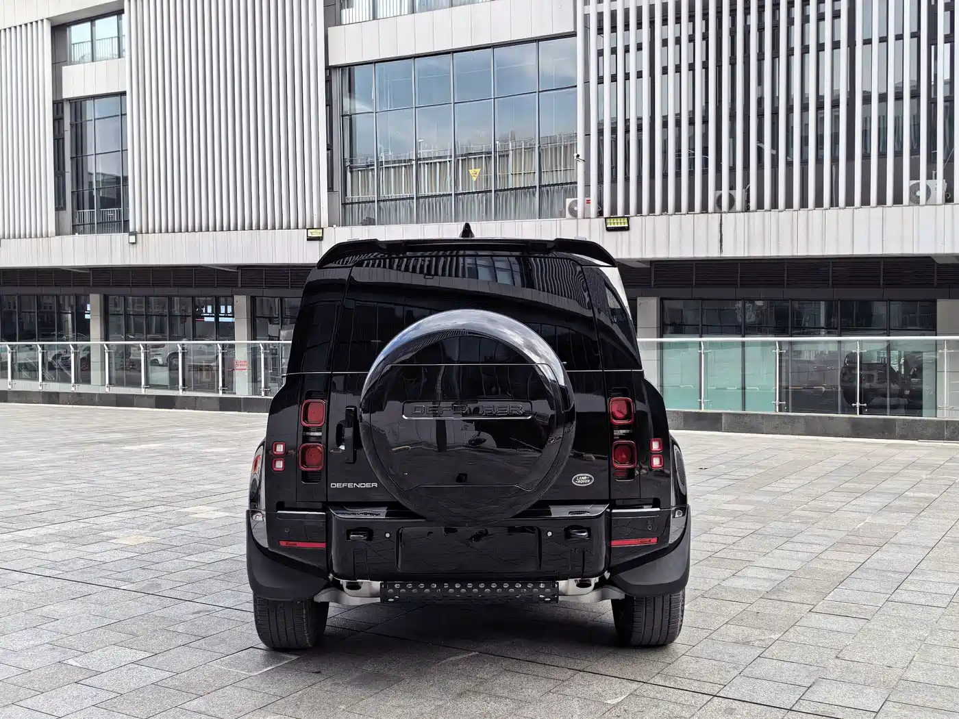 Land Rover Defender 2025 2025 110 3.0T P400 -Dynamic HSE
