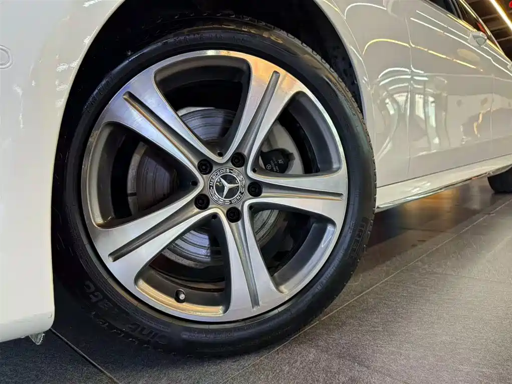 Mercedes-Benz E-Class 2018 Facelift E 200 L Sport фото 17