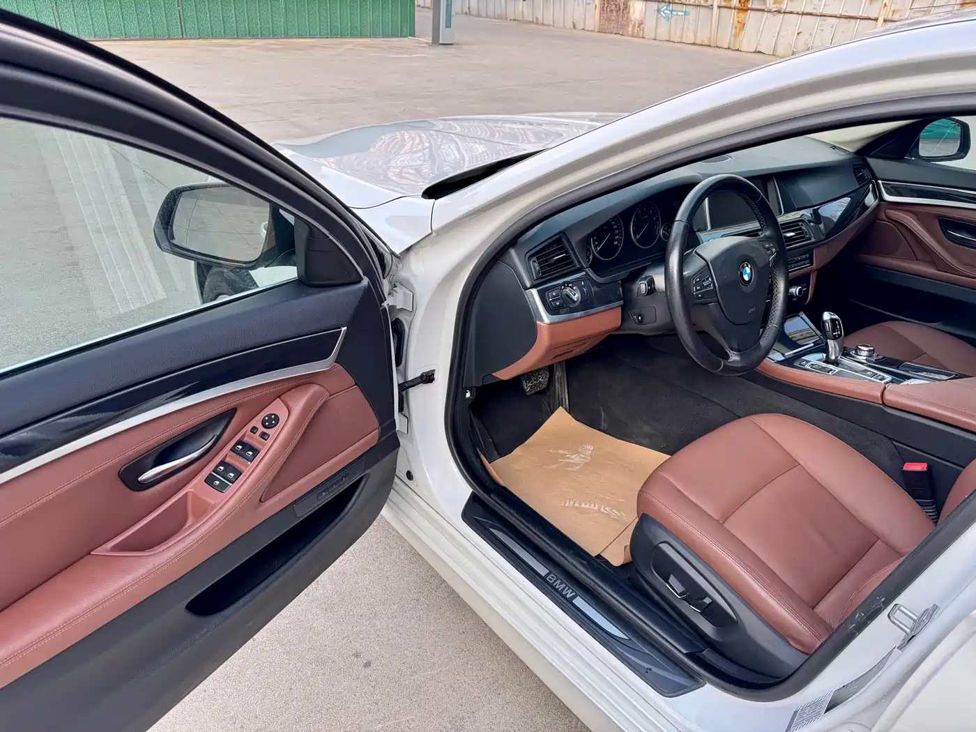 BMW 5 Series 2013 520Li Elegance фото 9