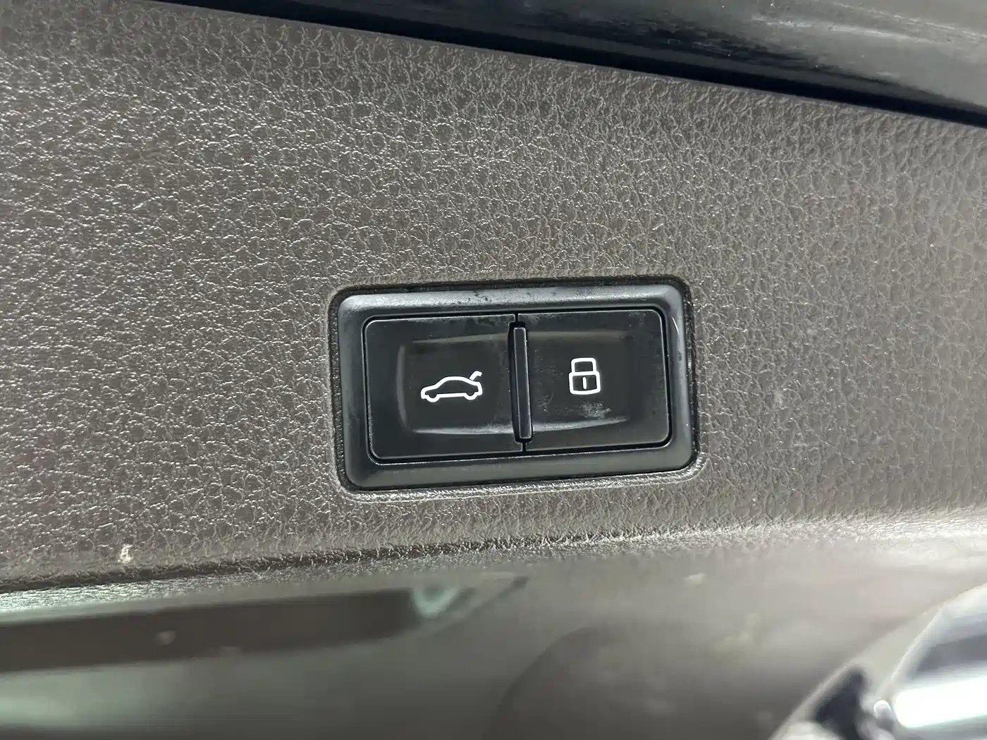 Volkswagen Touareg 2011 3.0TSI Comfort фото 13