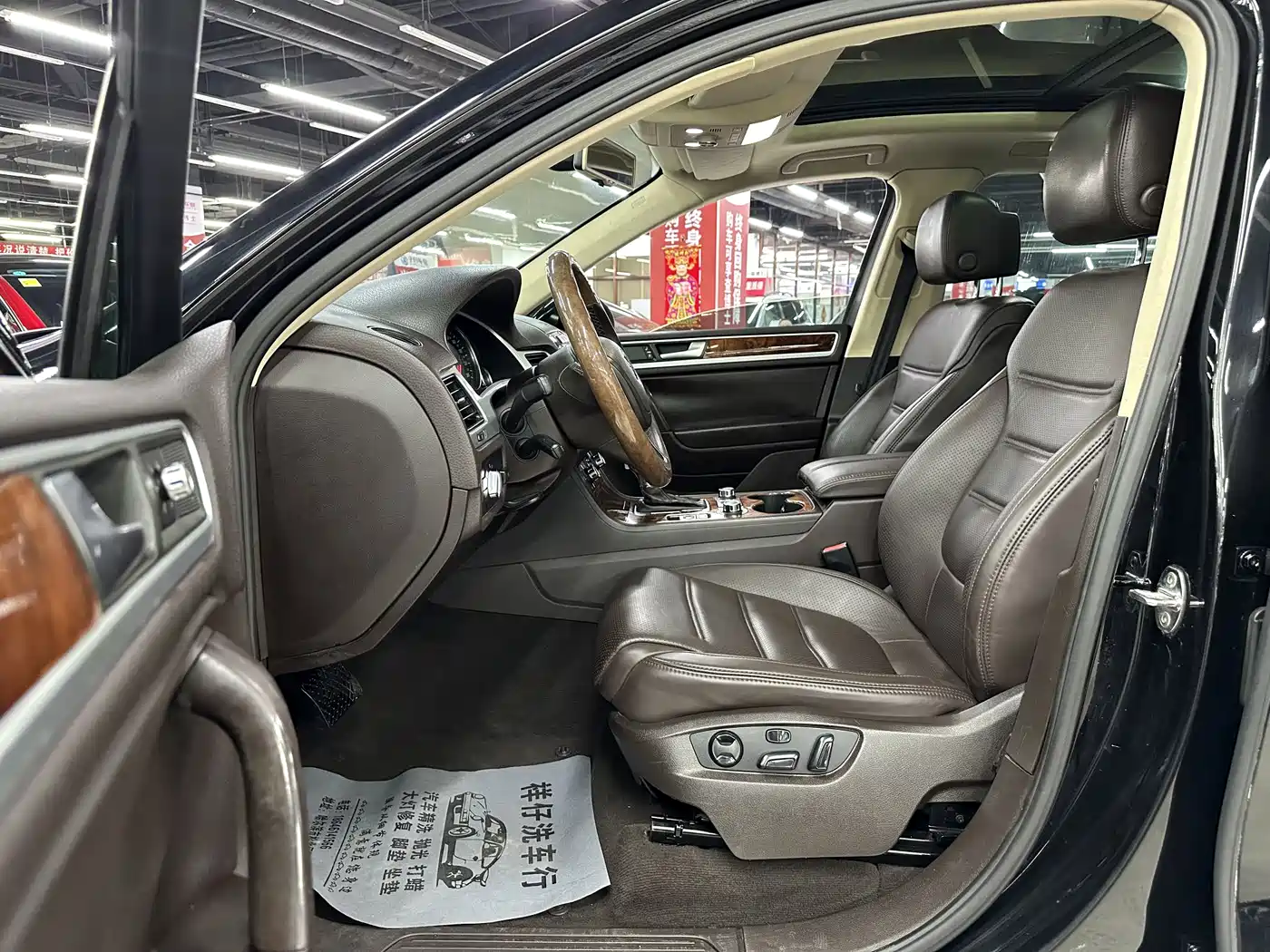 Volkswagen Touareg 2011 3.0TSI Comfort фото 28