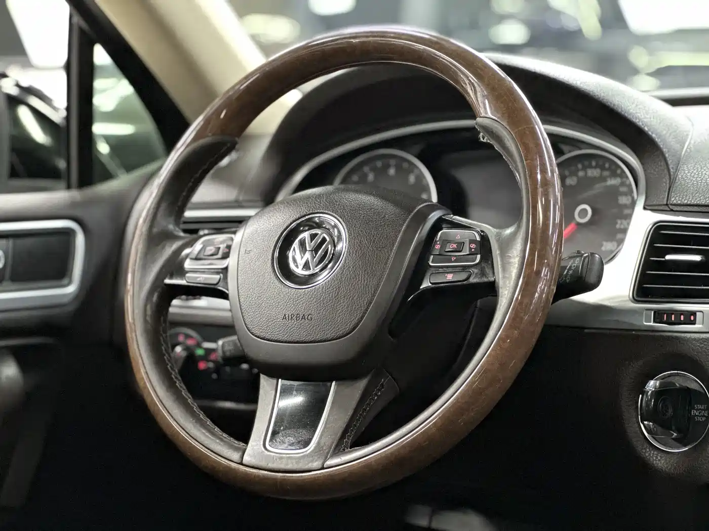 Volkswagen Touareg 2011 3.0TSI Comfort фото 21