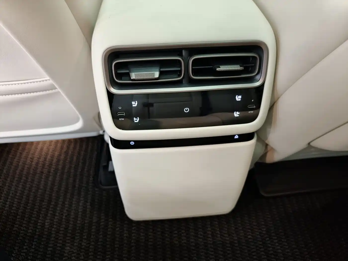 Li Auto i6 2026 2025 2WD Base Model
