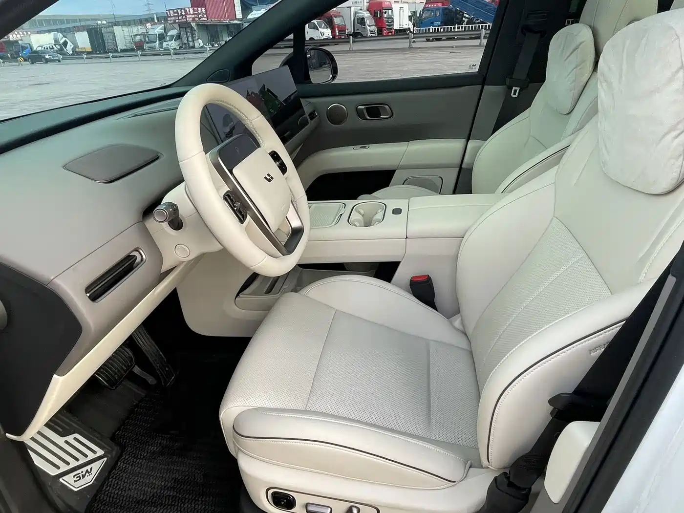 Li Auto i6 2026 2025 2WD Base Model