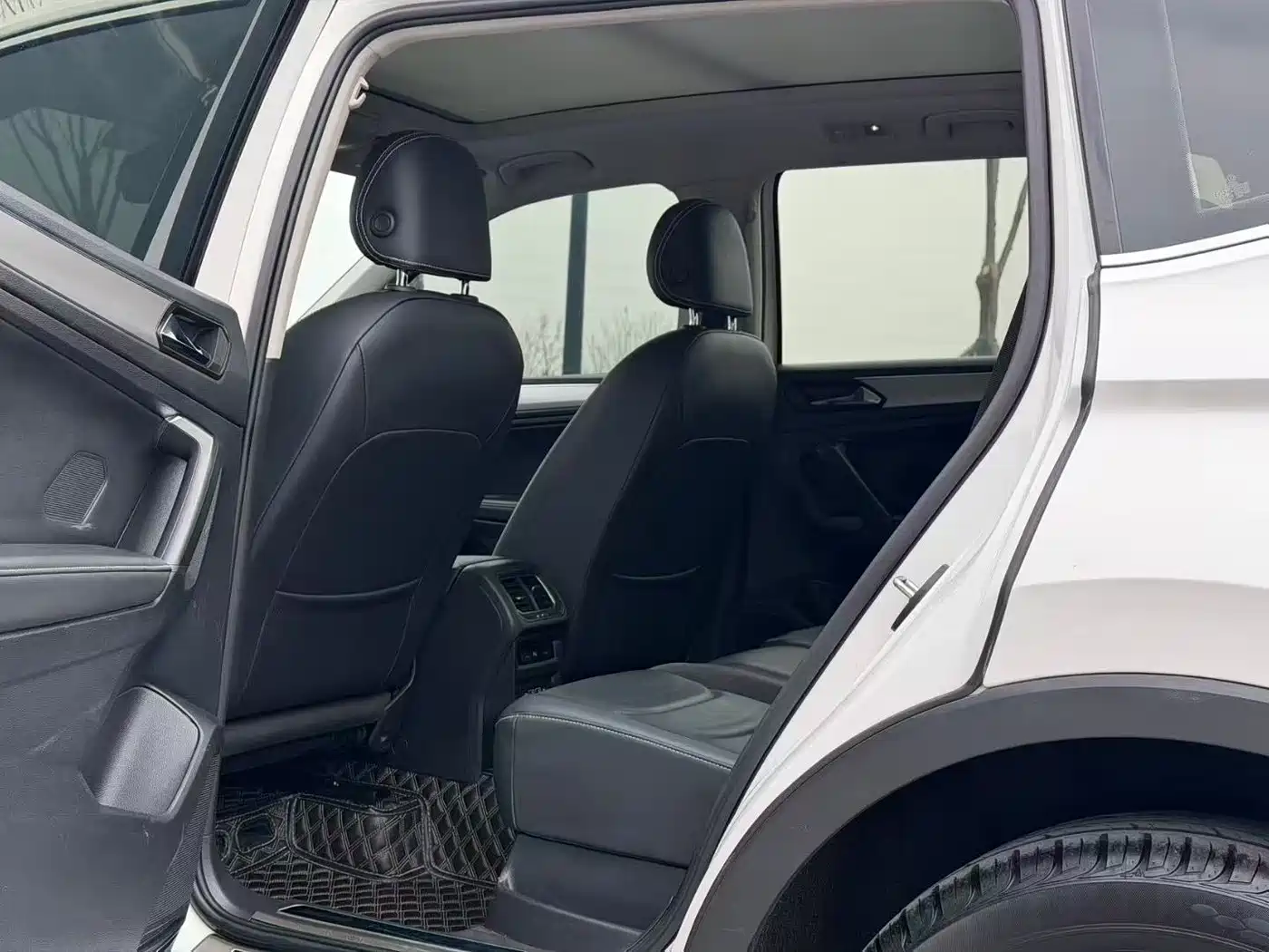Volkswagen Tiguan L 2019 330TSI Automatic 2WD Panorama Comfort Edition China VI фото 5
