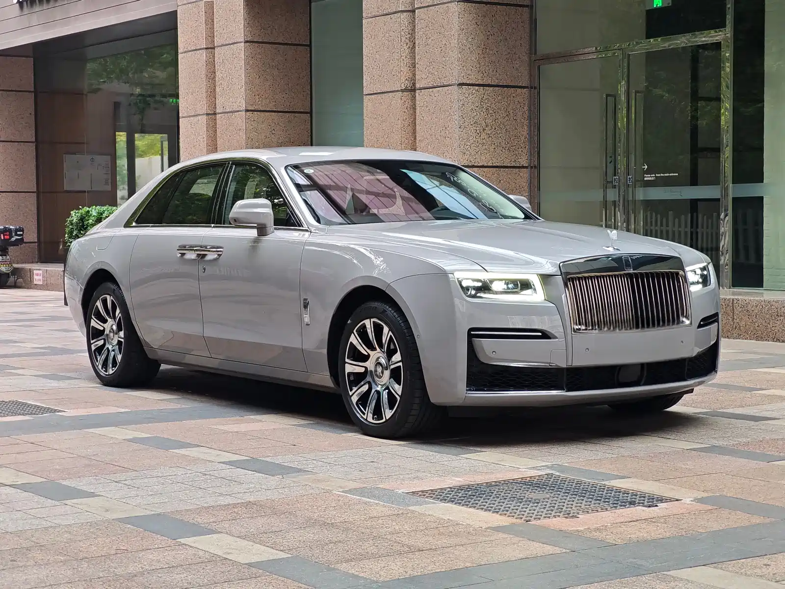Фото 1 - Rolls-Royce Ghost