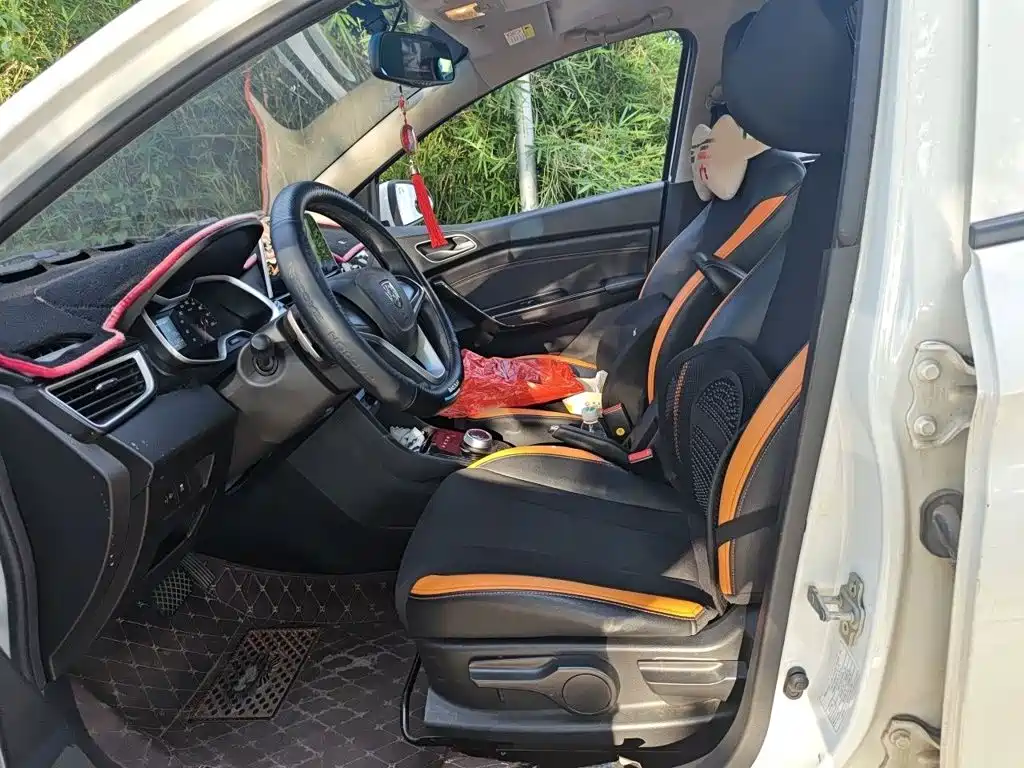 Baojun 310 2017 2017 1.5L Auto Fashion