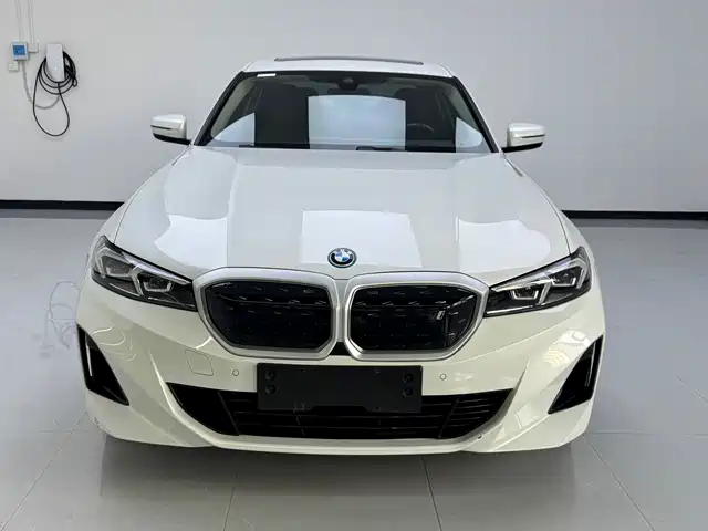 BMW i3 eDrive 35 L