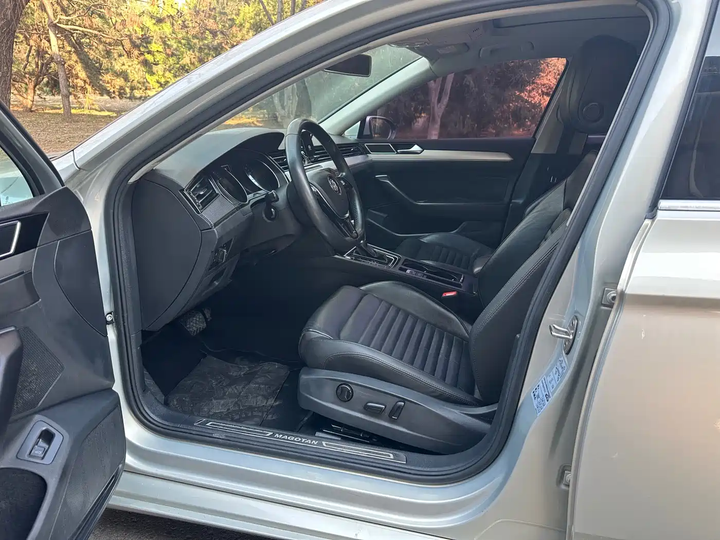 Volkswagen Magotan 2018 330TSI DSG Leading фото 5