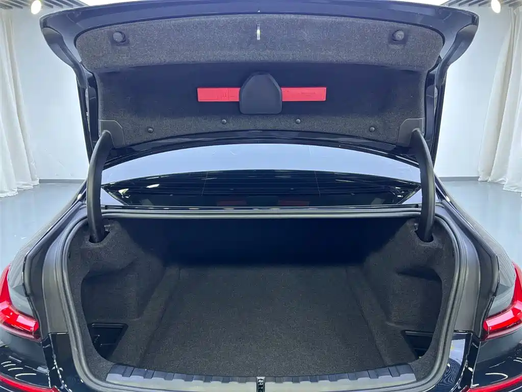 BMW 3 Series 2022 Facelift 325i M Sport Package фото 24