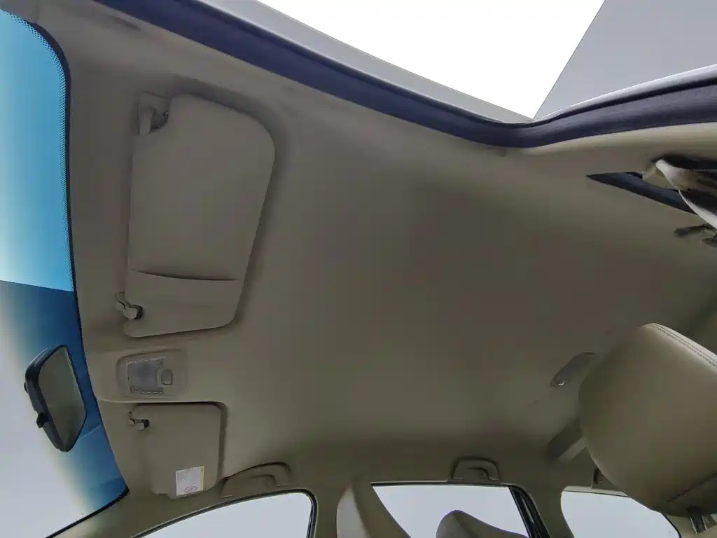 Baojun 730 2014 2014 1.5L Manual Comfort 7-seater