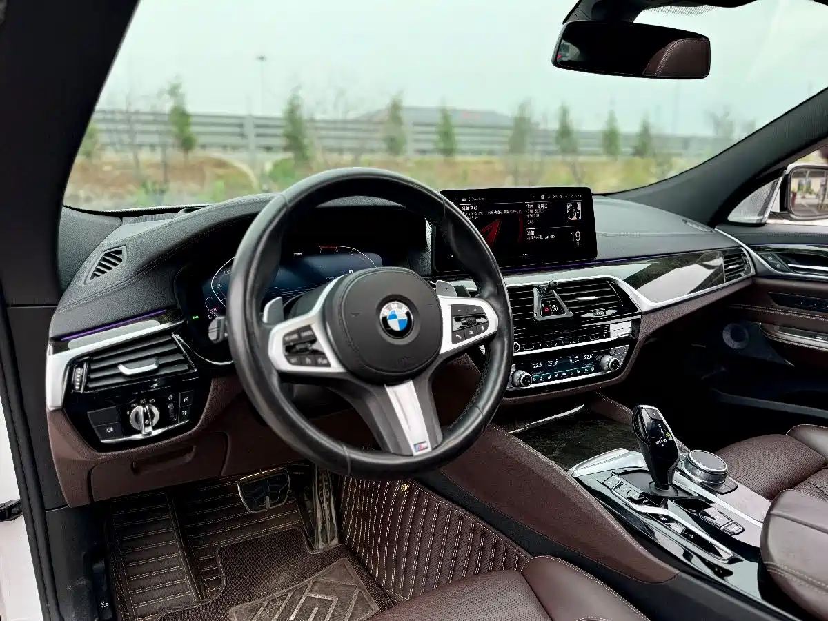 BMW 6 Series GT 2021 630i M Sport Grand Tourer Edition фото 17