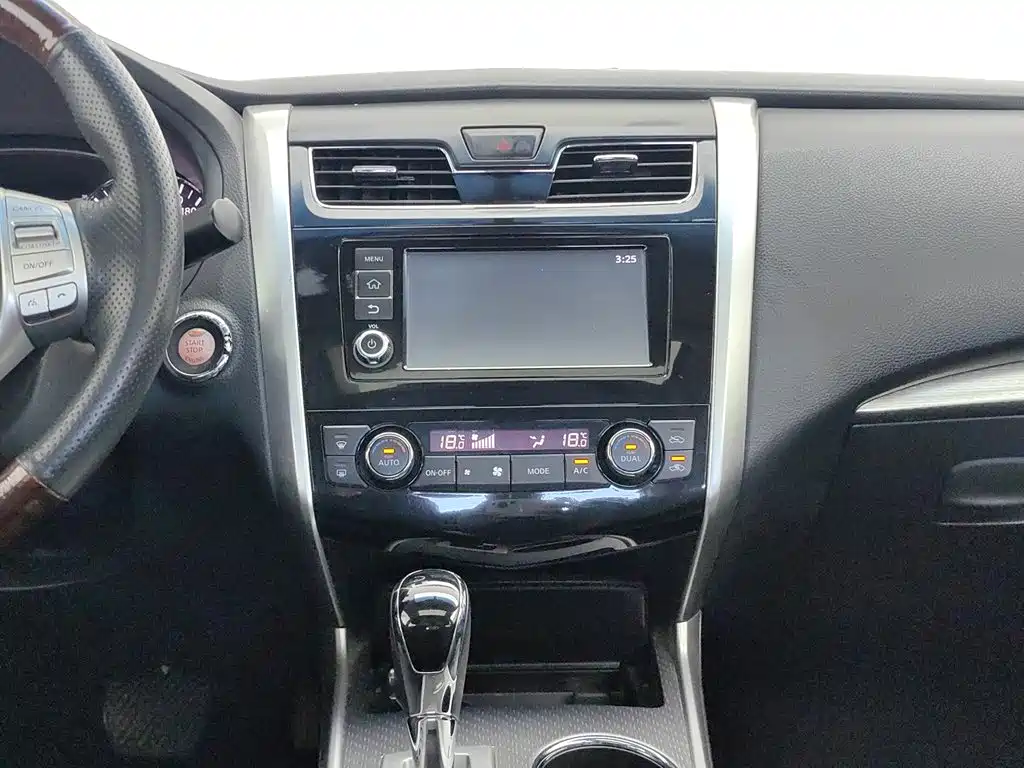 Фото 12 - Nissan Teana