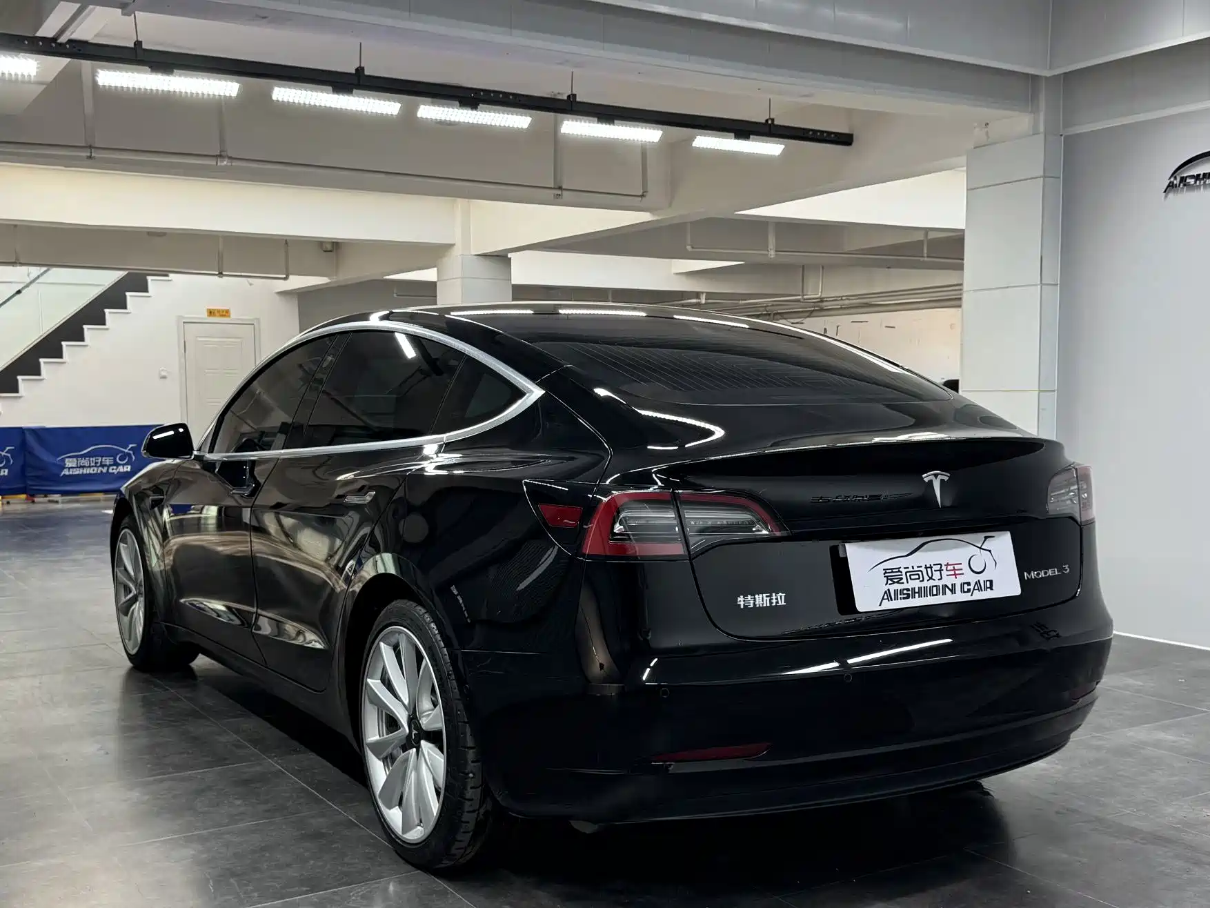 Фото 5 - Tesla Model 3