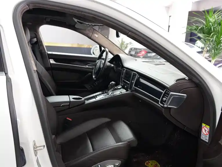 Porsche Panamera 2010 Model Panamera 4S 4.8L фото 30