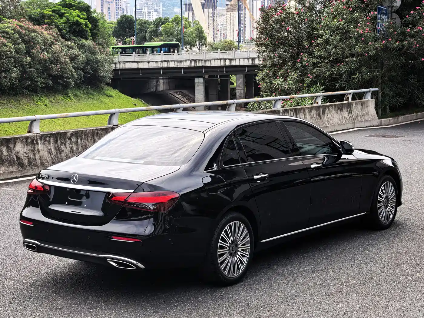 Mercedes-Benz E-Class 2021 E 300 L Luxury фото 14