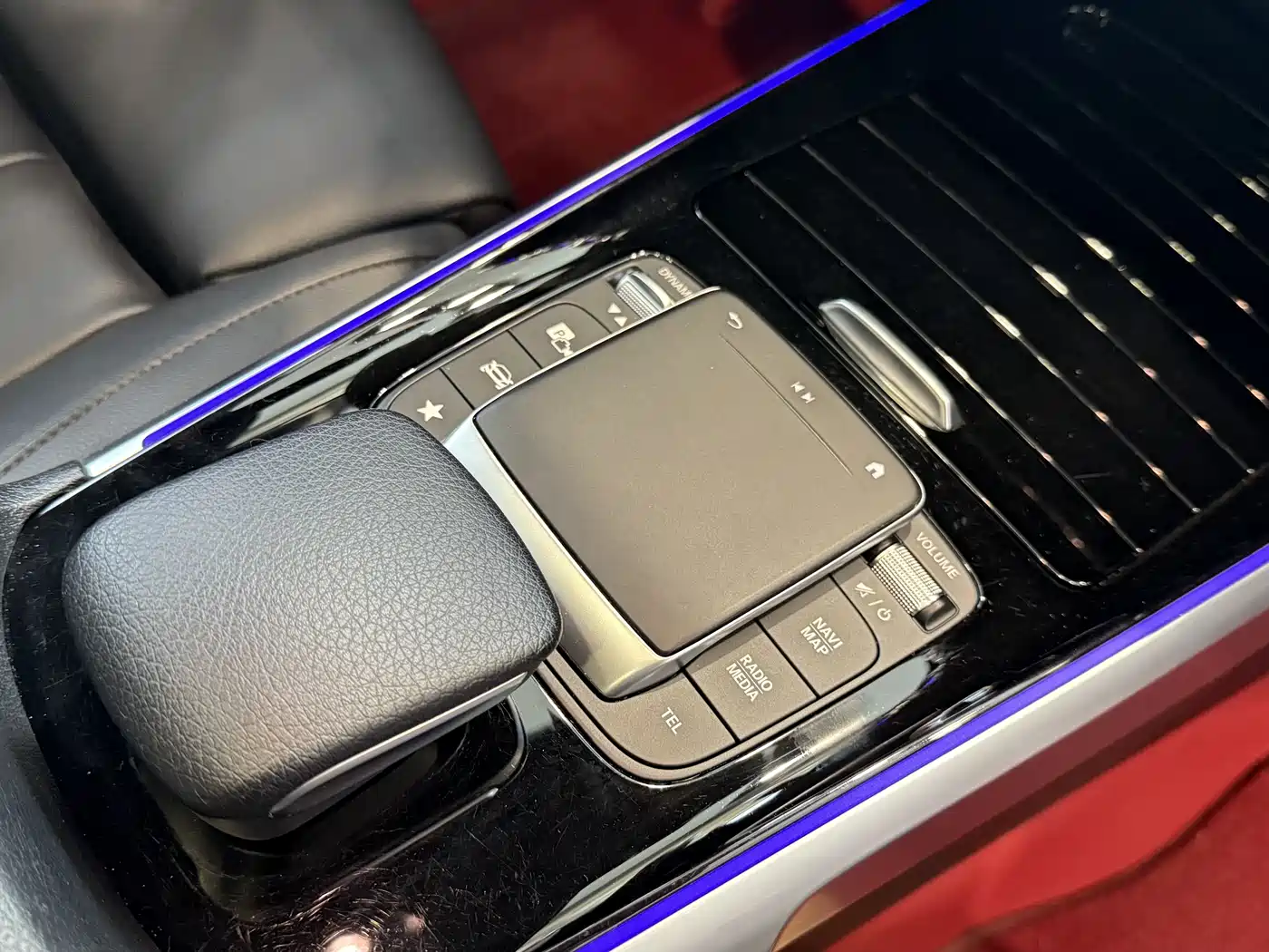 Mercedes-Benz GLB 2023 GLB 220 4MATIC фото 27