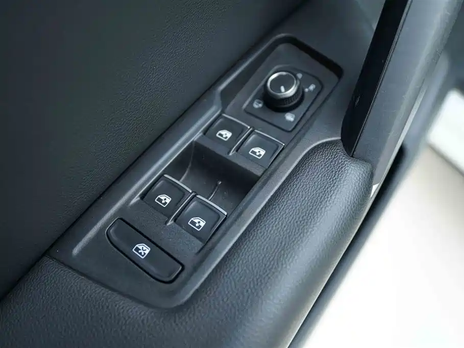 Volkswagen Tayron 2019 330TSI 2WD Luxury China VI фото 11