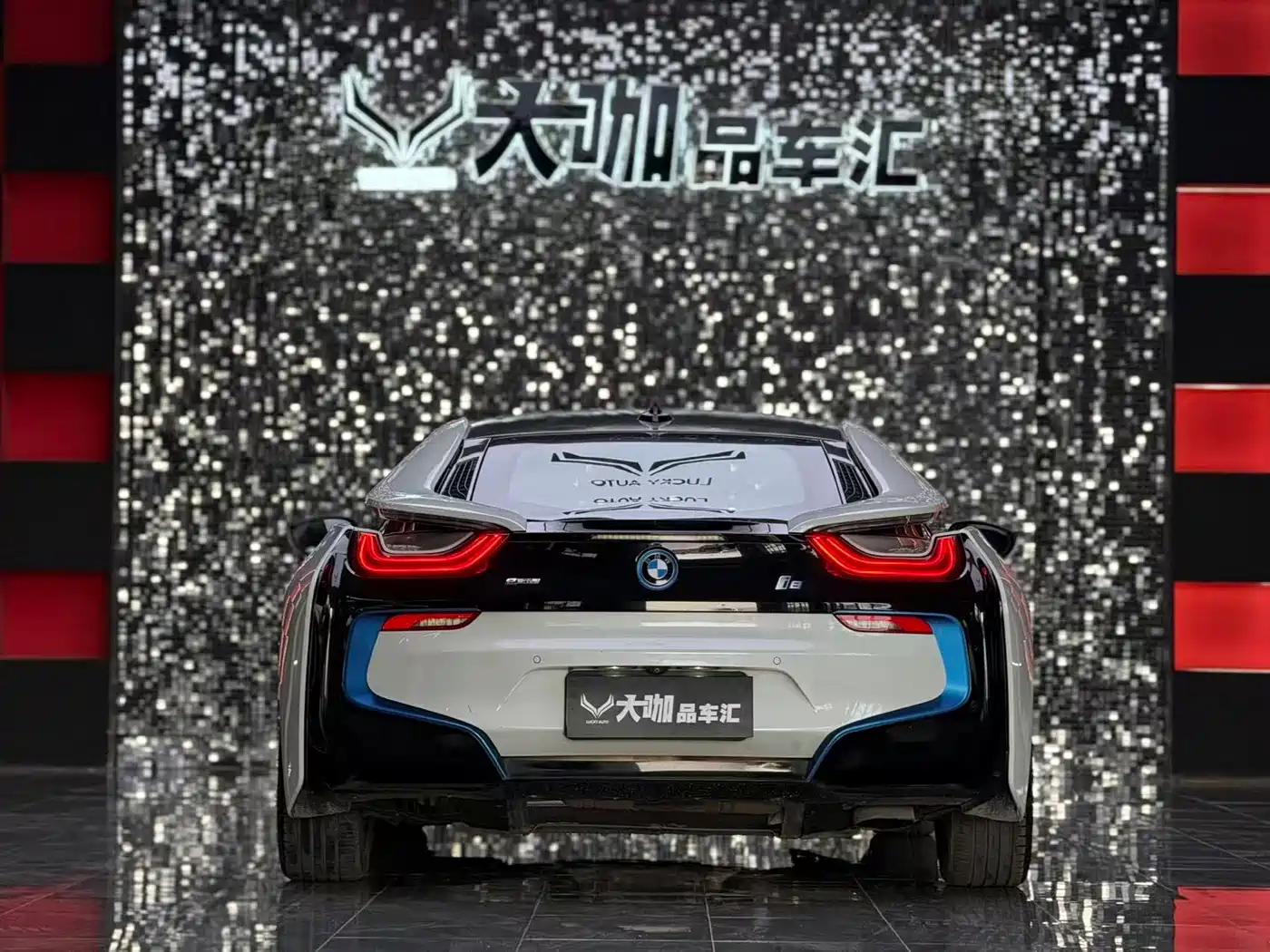 BMW i8 2014 Standard фото 5