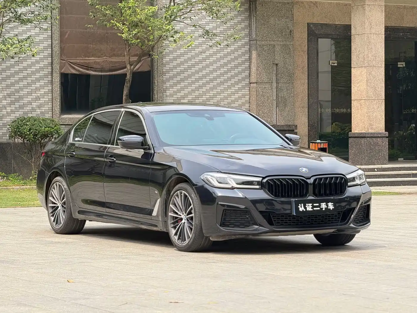 BMW 5 Series 2021 530Li Leading M Sport Package фото 3