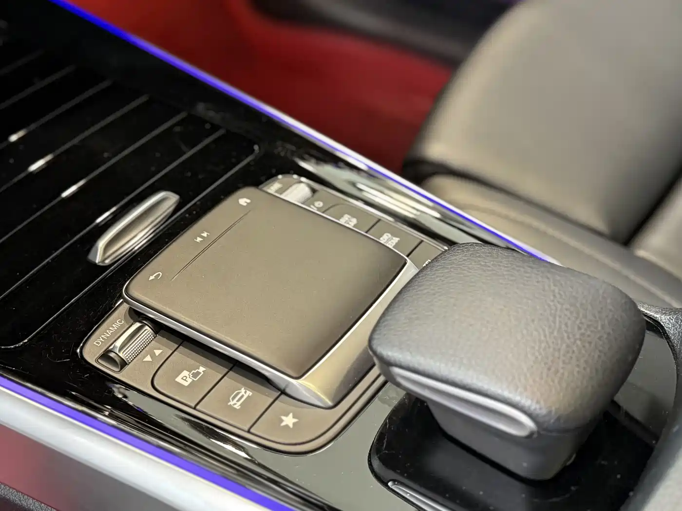 Mercedes-Benz GLB 2023 GLB 220 4MATIC фото 28