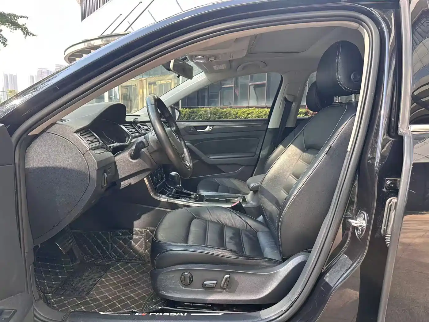 Volkswagen Passat 2016 330TSI DSG Honor Edition фото 7