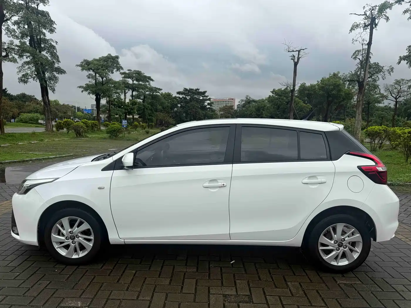 Toyota YARiS L Zhi Xuan 2017 1.5G CVT Speed Sunroof Upgrade Edition фото 19
