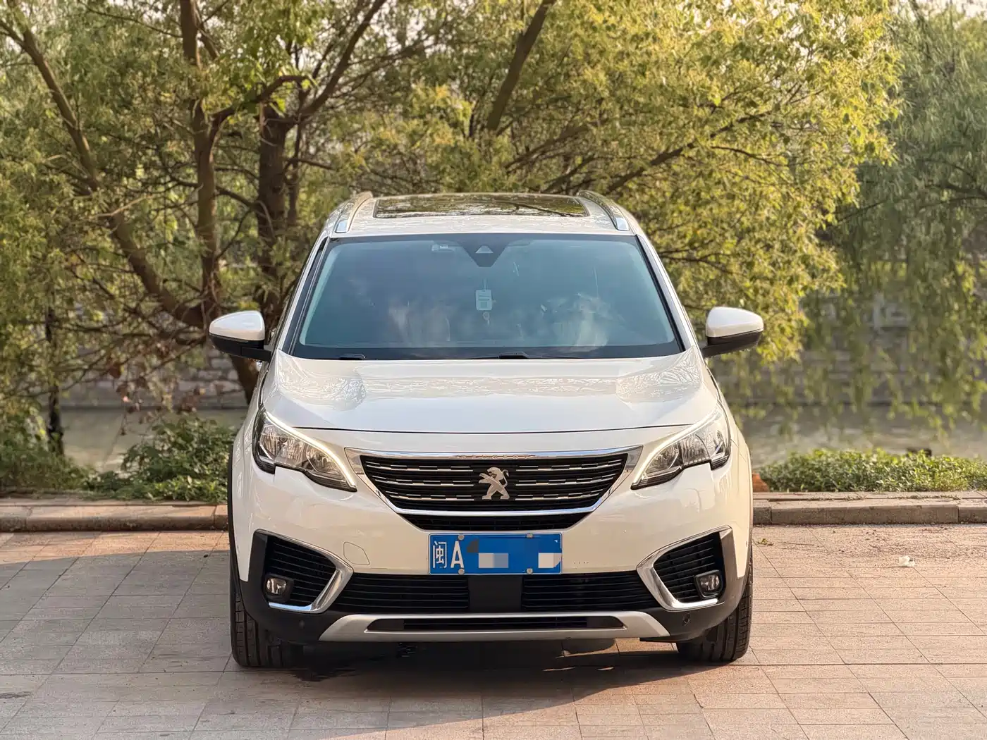 Peugeot 5008 2017 380THP 7-seat Luxury Edition фото 2