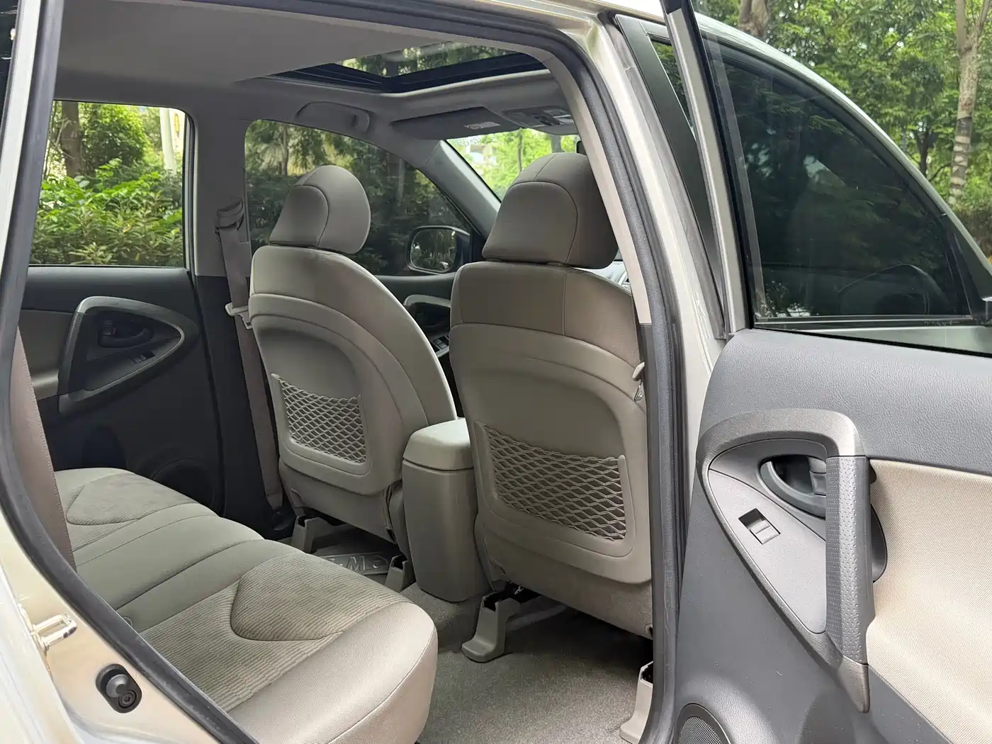 Toyota RAV4 Rongfang 2009 2.0L Automatic Luxury Edition фото 9