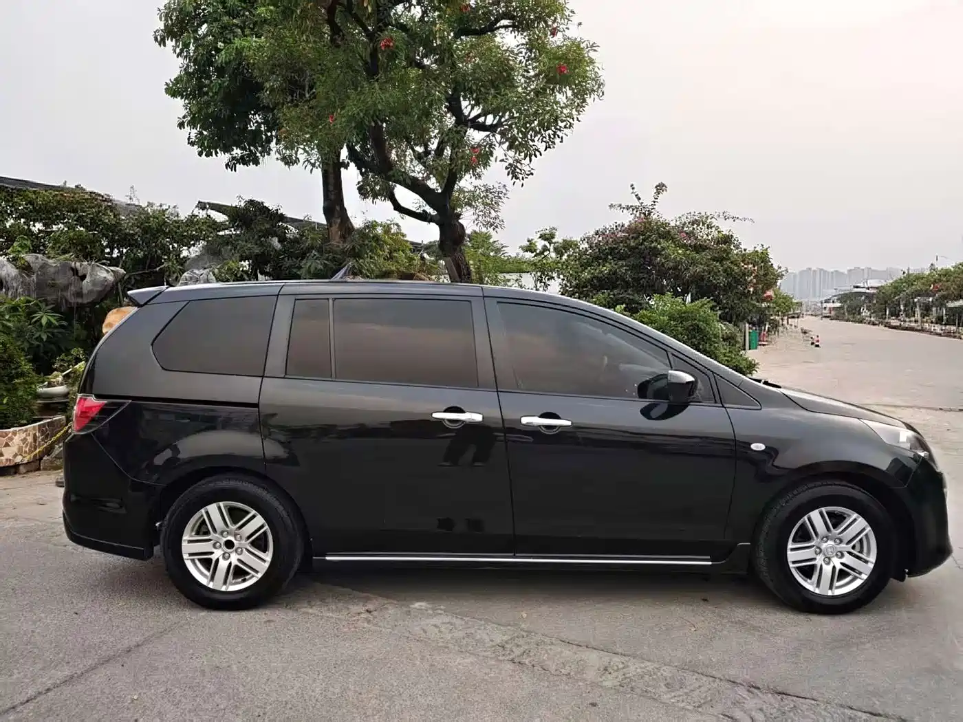 Mazda 8 2011 2011 Model 2.3L Premium Edition