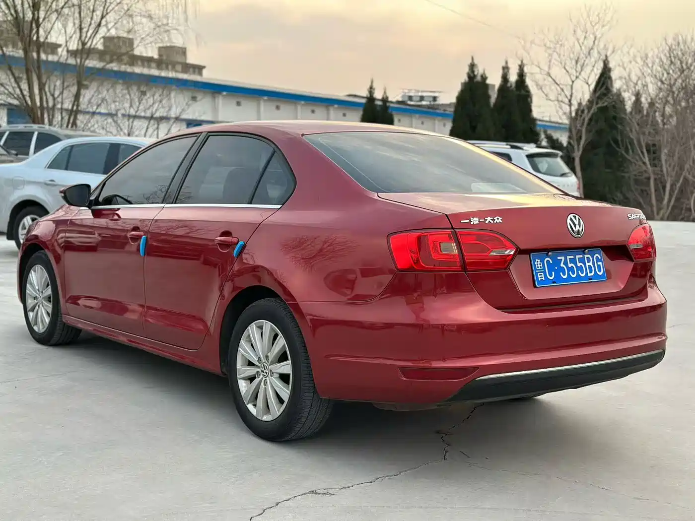 Volkswagen Sagitar 2015 1.6L Automatic Comfort фото 3