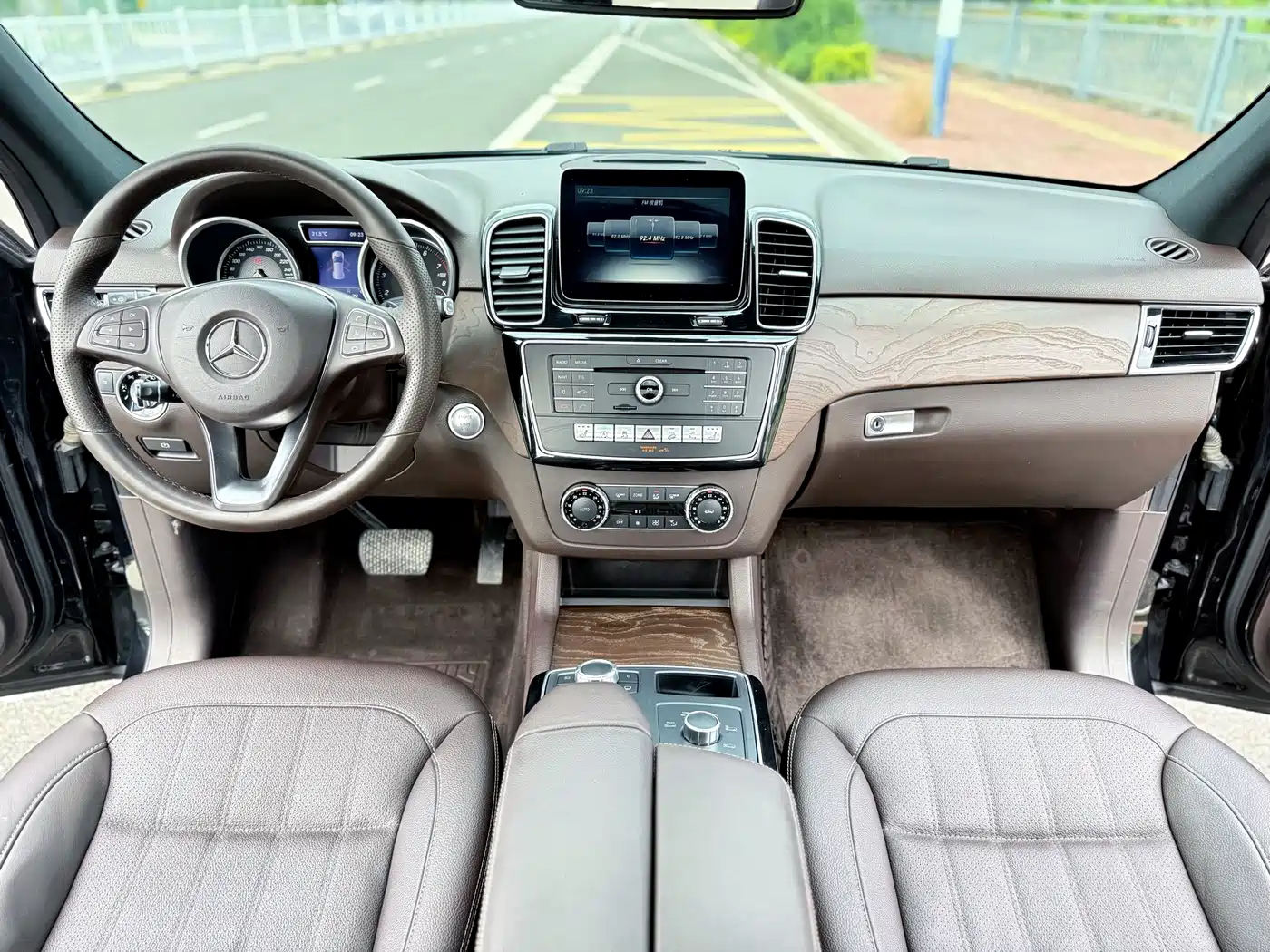 Mercedes-Benz GLE 2017 GLE 320 4MATIC Dynamic фото 9
