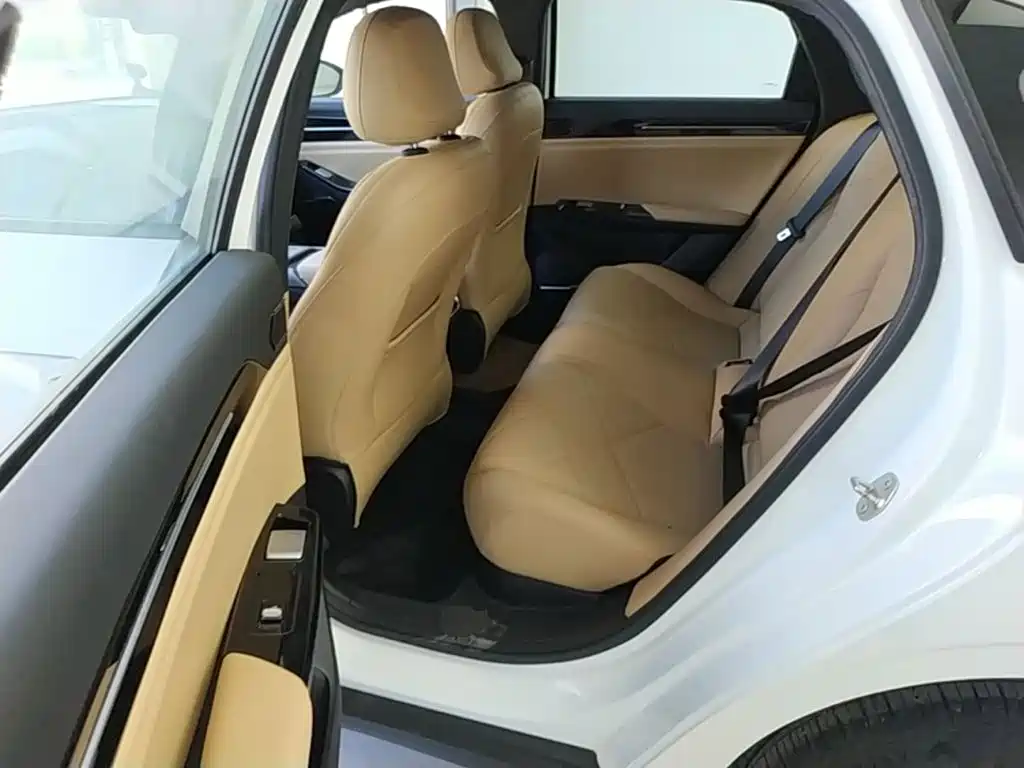 Geely Galaxy Galaxy L6 2025 2024 125km PLUS Soaring Dragon Edition