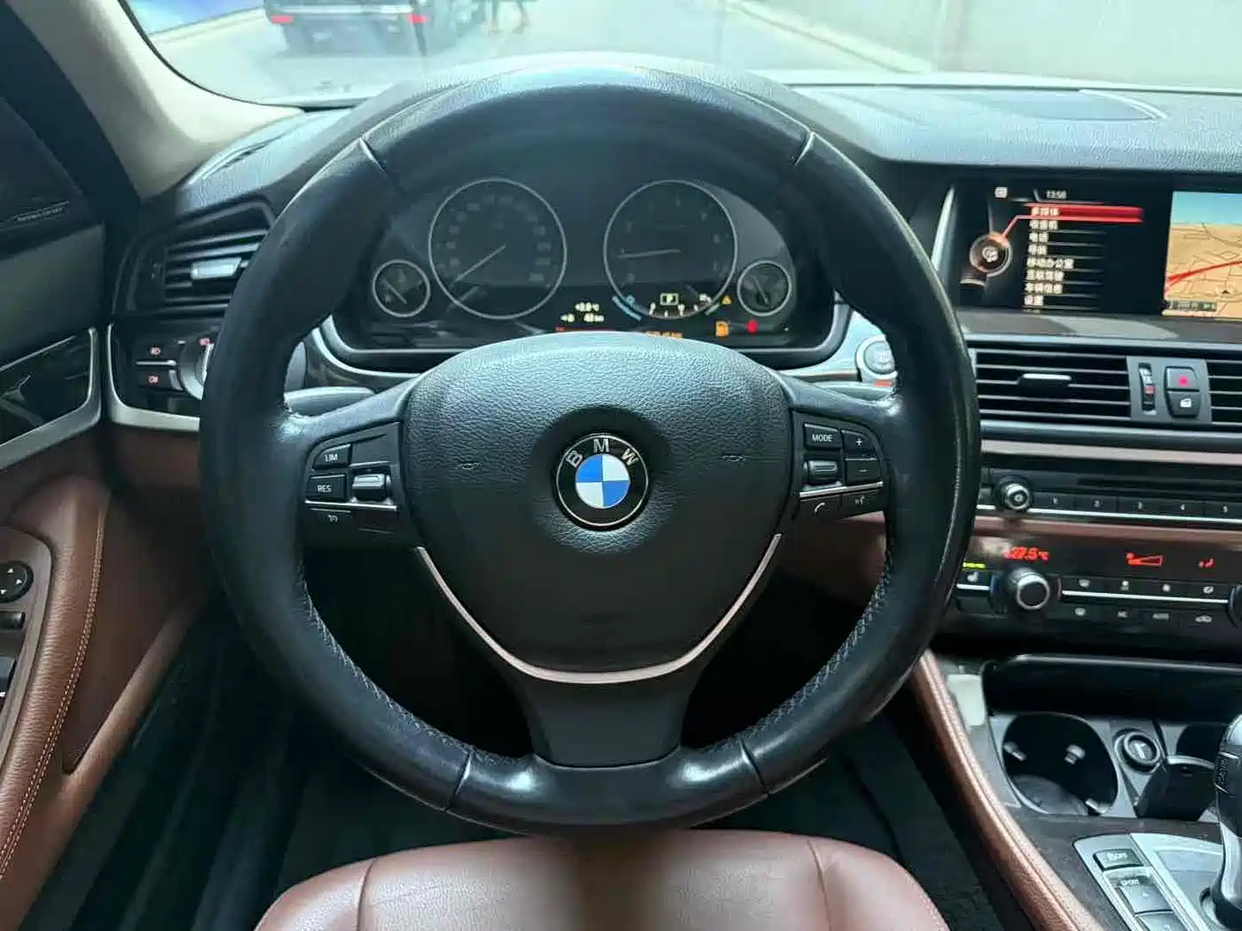 BMW 5 Series 2017 520Li Classic Edition фото 7