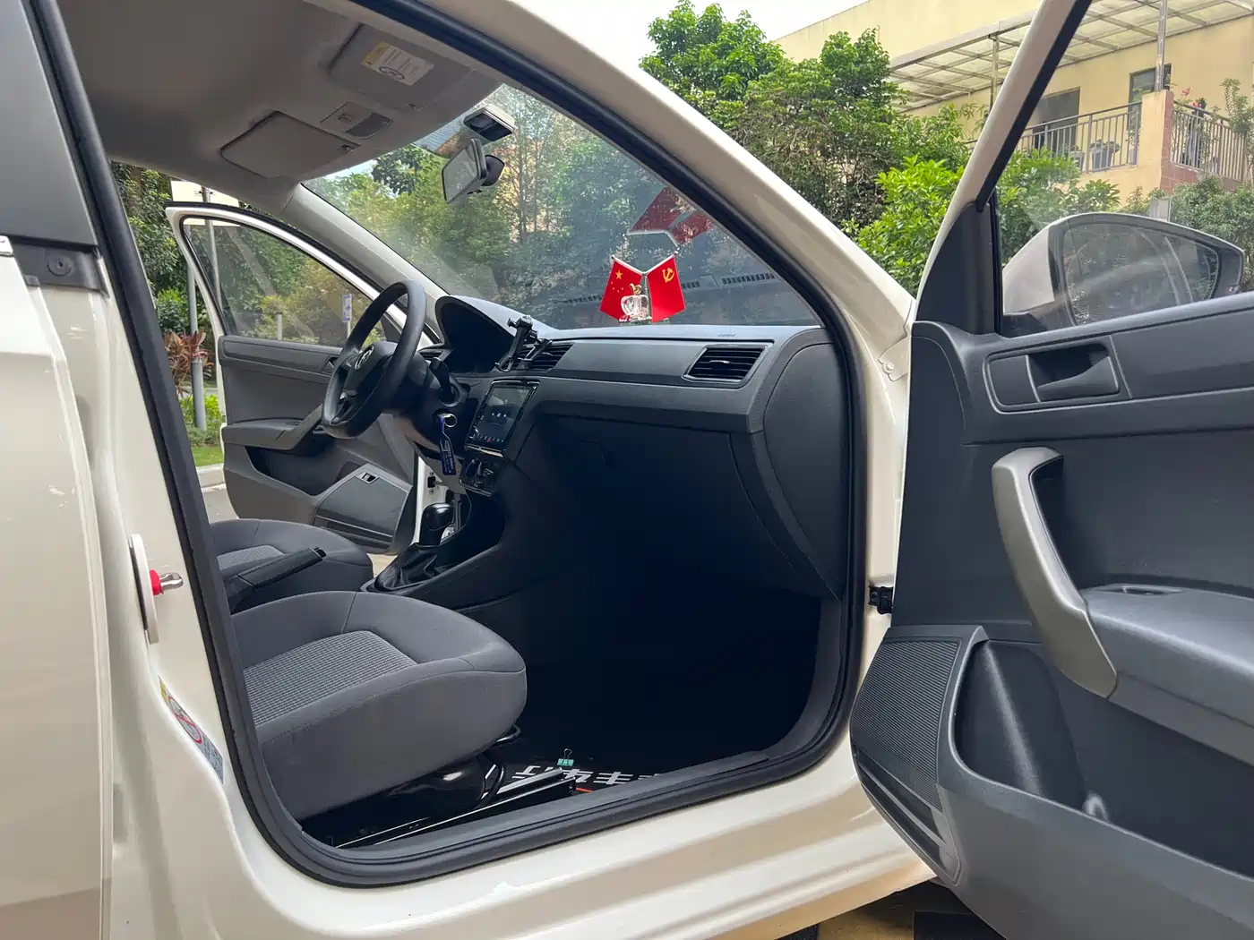 Volkswagen Santana 2016 1.6L Automatic Trend Edition фото 10