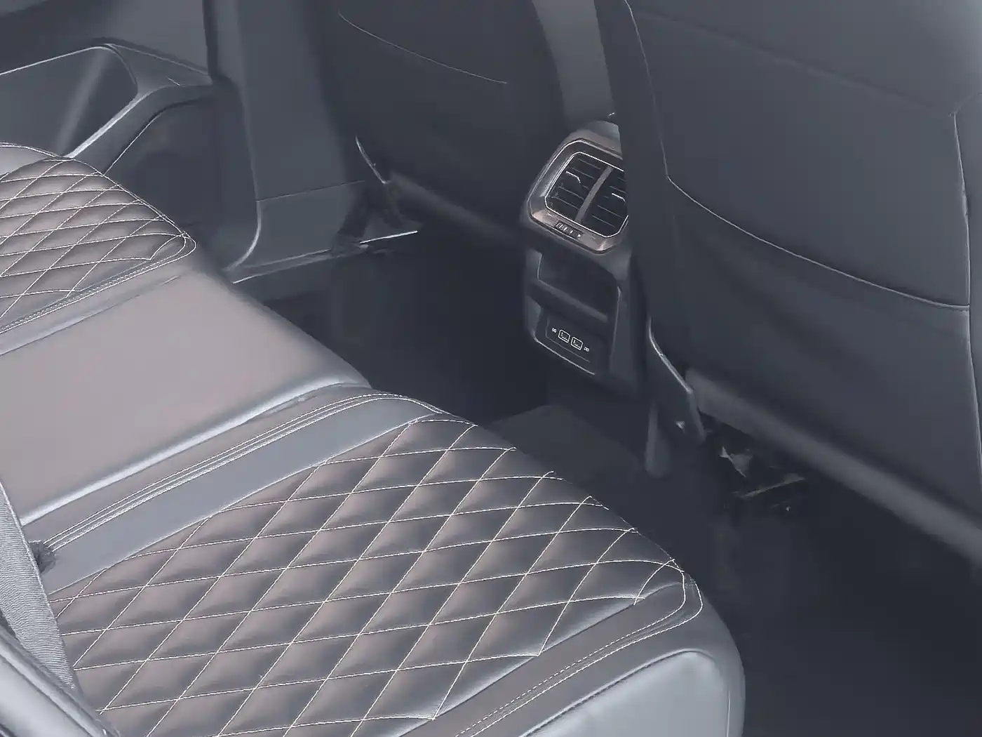 Volkswagen Tiguan L 2021 330TSI Automatic 2WD Comfort фото 8