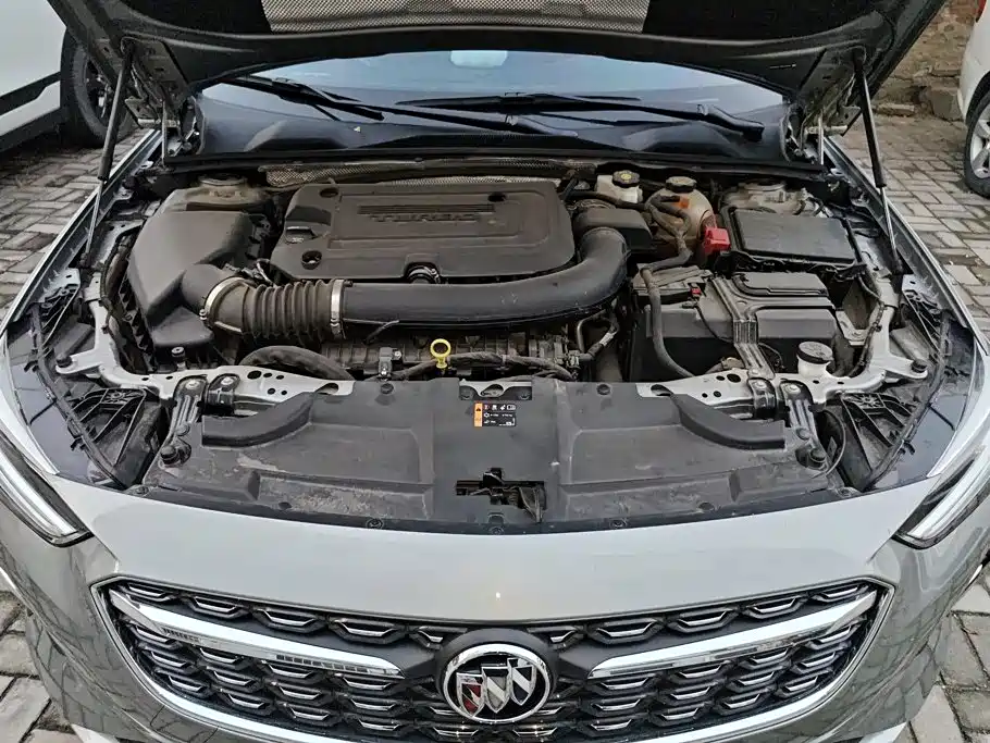 Photo 10 - Buick Regal